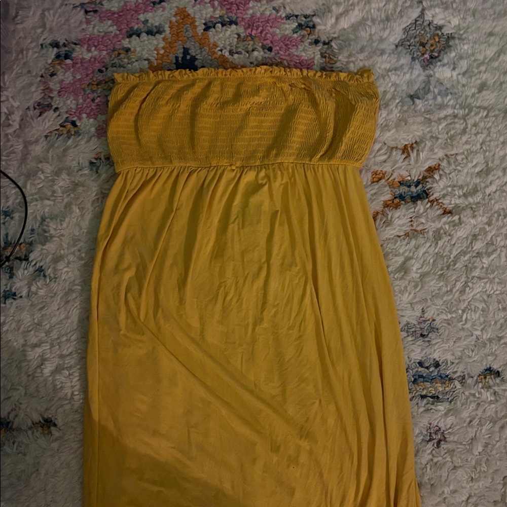 Juicy Couture y2k Vibrant Yellow beach dress
VINTAGE